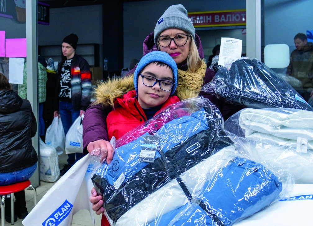 Передача наборів теплого зимового одягу для дітей родин Херсонщини